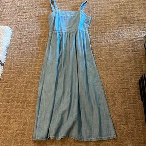 caslon jean maxi dress, great condition, sleeveless, size medium
